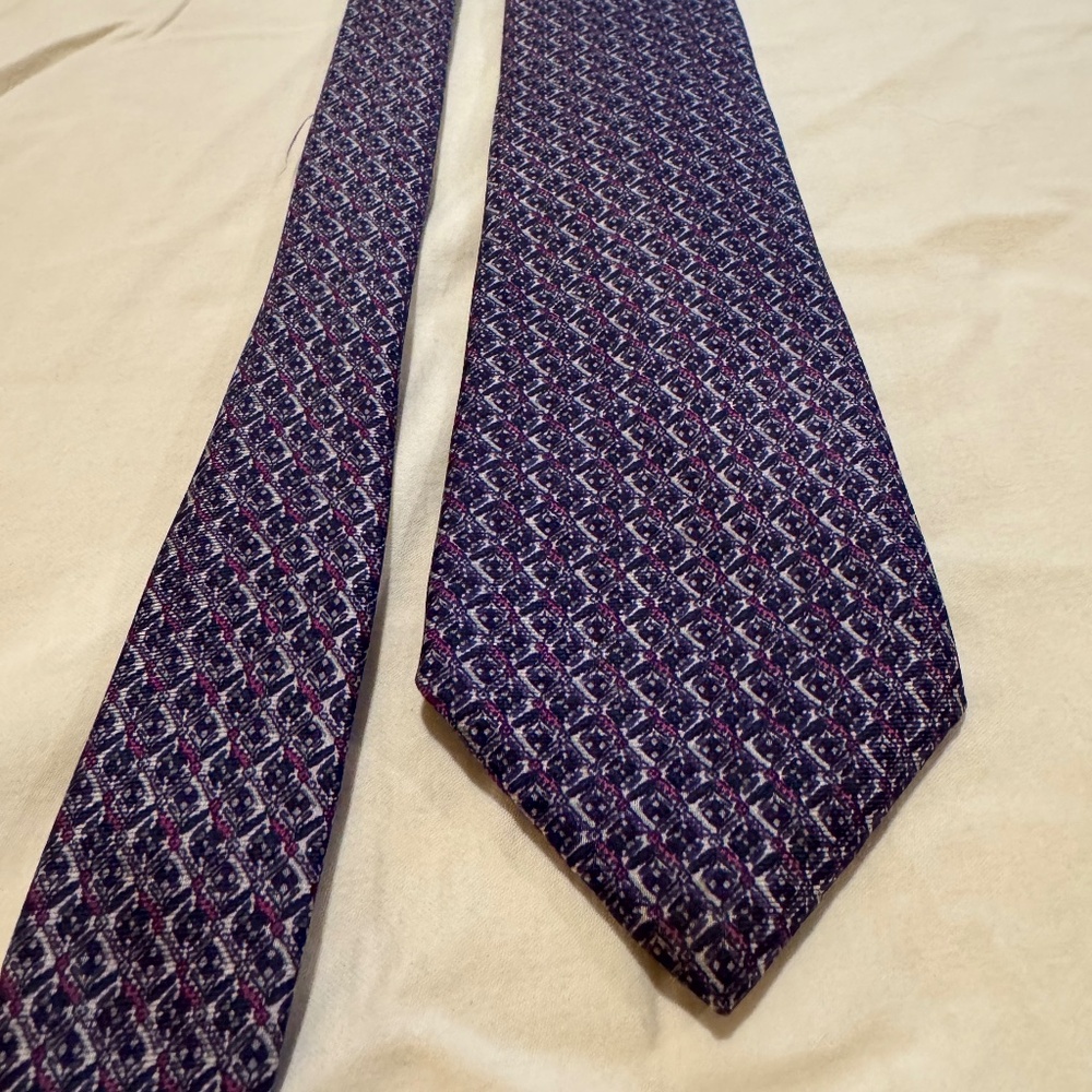 Vintage Zachry Atlanta Hand-Made Silk Tie – Geometric Pattern